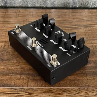 GR Bass Groovy Tube Bass Preamp Effect Pedal image 4