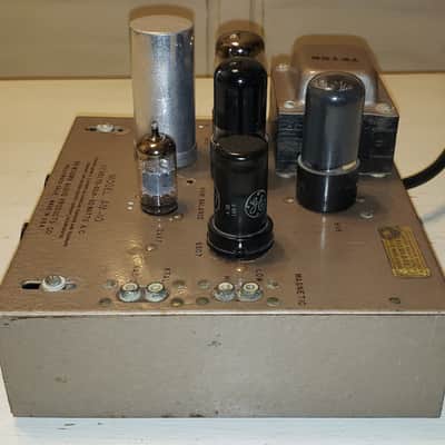 Newcomb AM 10 Princeton Deluxe Amplifier 1950's 1960's ? image 10