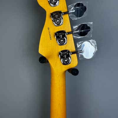 Fender American Professional II Jazz Bass 2024 - 3-Color Sunburst image 6