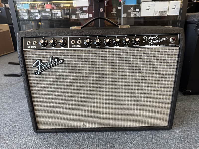 Fender Deluxe Reverb Reissue  2003 USA made- w/Mid Knob mod + Jensen C12N + USA glass