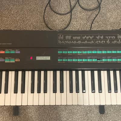 Yamaha DX7 Synthesizer 1983 - 1987