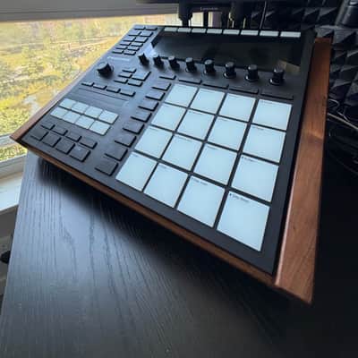 Native Instruments Maschine MKIII 2010s - Black image 4