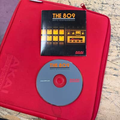 Used Akai MPC Studio Music Production Controller V1 with Bag USB Cable and THE 809 MPC Expansion CD image 16
