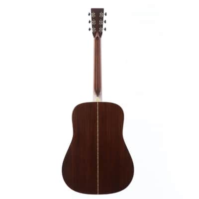 Martin D-28 Standard Natural [2595972] (06/29) image 2