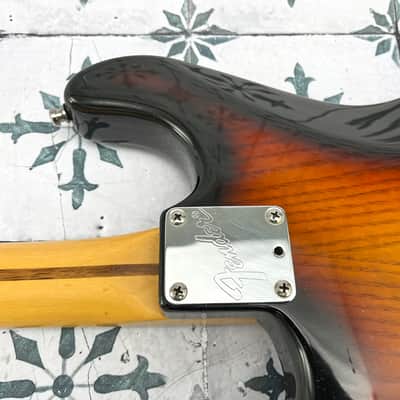 Fender Strat Plus Deluxe Electric Guitar w/ Texas Special pickups • Tobacco Sunburst • 1990 • 8.3 lb image 7