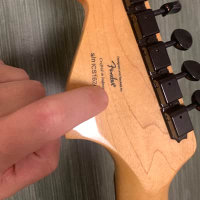 Squier Vintage Modified Baritone Jazzmaster with Rosewood Fretboard 2016 - 2017 - Transparent Black image 7