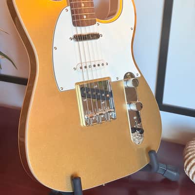 Squier Paranormal Custom Nashville Stratocaster with Laurel Fretboard 2023 - Present - Aztec Gold image 6
