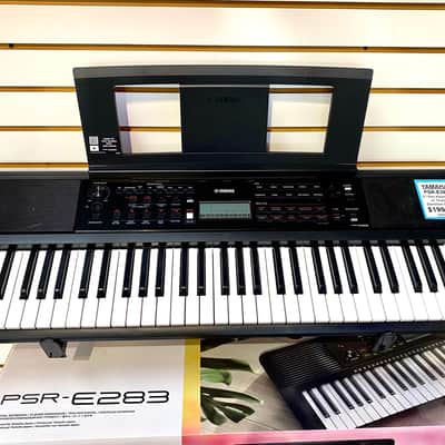 Yamaha PSR-E383 61-Key Portable Keyboard 2024 - Present - Black