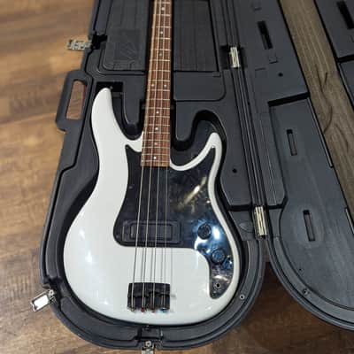 Peavey Patriot 4 String Bass Guitar w/Case (1987) image 9