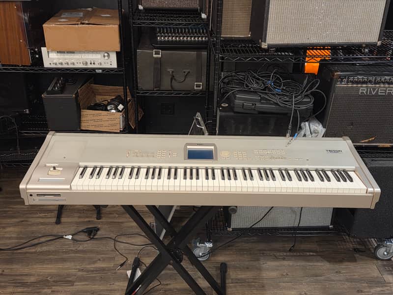 鍵盤楽器 KORG TRITON STUDIO + CDRW-1 Korg Triton Studio