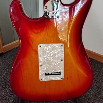 Fender American Deluxe Stratocaster with Maple Fretboard 2002 - 2003 - Aged Cherry Burst image 2
