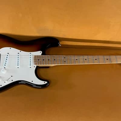 Fender American Standard Stratocaster with Maple Fretboard 1998 - 2000 - 3-Color Sunburst image 1