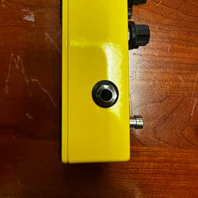 JHS Charlie Brown V4 2016 - Present - Yellow image 3
