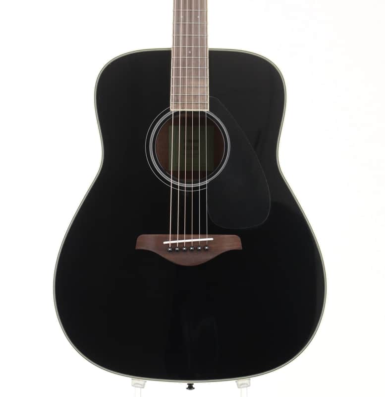Yamaha FG820