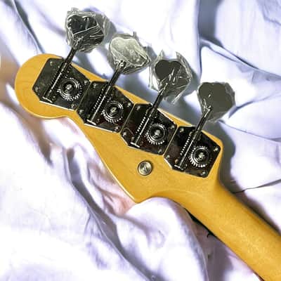 Fender AM Vintage II 1960 P-Bass, 3-Tone Sunburst w/ Rosewood *IN STOCK* image 15
