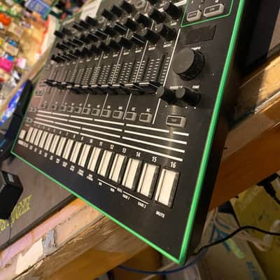 Consignment Rythm Performer TR-8