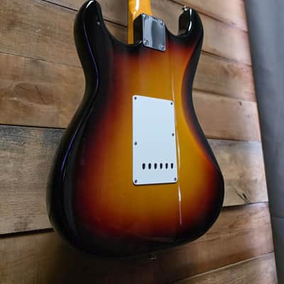 Fender American Vintage II 1961 Stratocaster (Pre-Owned) - 3-Color Sunburst w/ Case image 15