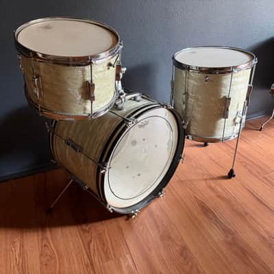 Ludwig Club Date 12/14/20 1967 Keystone White Marine Pearl image 3