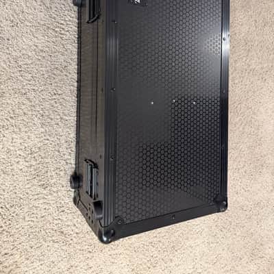 Creation Music Company Pedalboard (24x12.5) w/ Road Case image 13