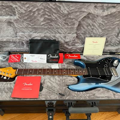 American Professional II Stratocaster HSS - Dark Night w/ Rosewood Fretboard image 8