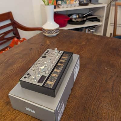 Korg Volca Bass Analog Bass Sequencer/Synthesizer 2013 - Present - Silver/Black image 2