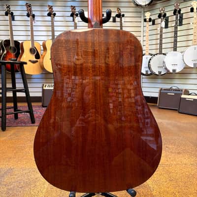 Eastman E2D-DLX-SB All-Solid Cedar/Sapele Dreadnought Acoustic-Electric Guitar Sunburst w/Padded Gig Bag image 3