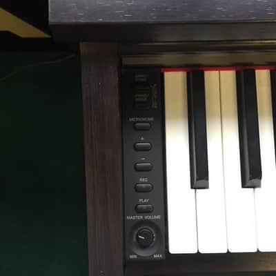 Yamaha Clavinova CLP 320 Rosewood image 2