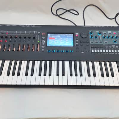 Roland Fantom 6 61-Key Workstation Keyboard