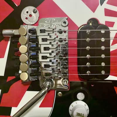 EVH STRIPED SERIES RBW (FRANKY / FRANKENSTRAT) BODY WITH 5150-STYLE BANANA NECK TRIBUTE GUITAR image 3