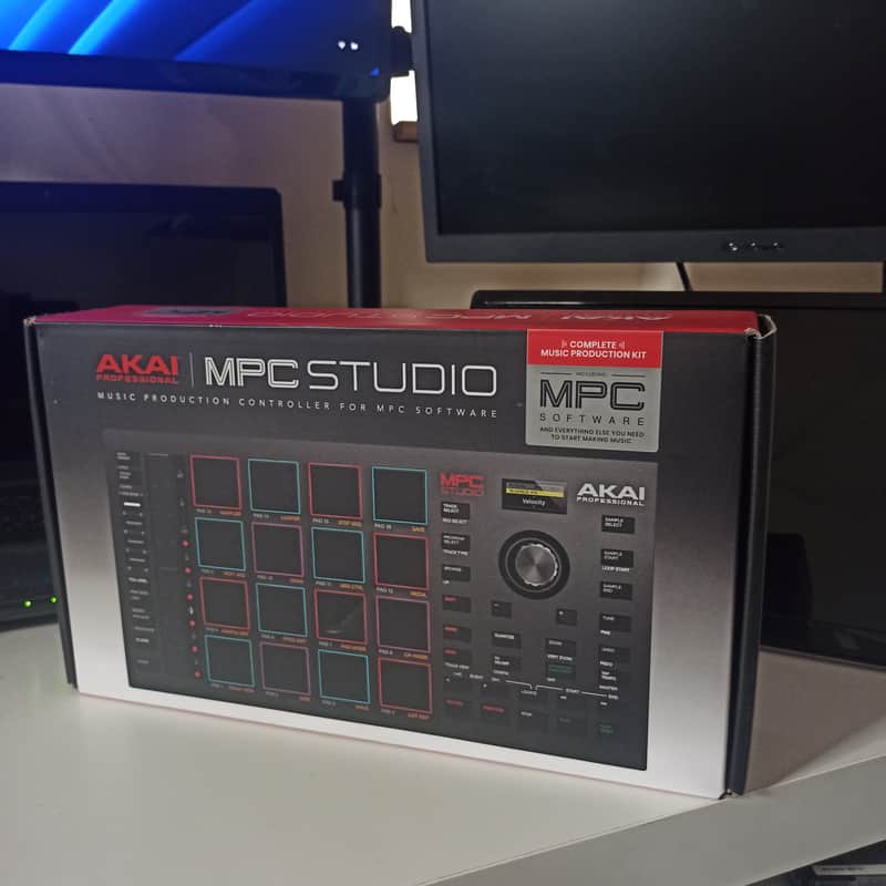 Akai  Mpc Studio in box image 1