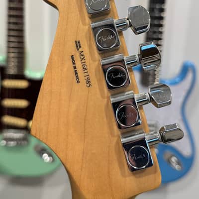 Fender Standard Stratocaster with Maple Fretboard 2006 - 2017 - Brown Sunburst image 7