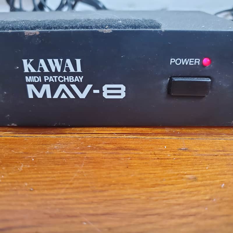Kawai MAV-8 MIDI Patchbay - 4-In / 8-Out Vintage Hardware Matrix Router - Black image 1