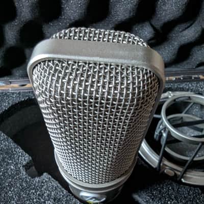 (#2 of 2) Audio-Technica AT4047/SV Large-Diaphragm Side-Address Cardioid Condenser Microphone 2010s - Silver image 6