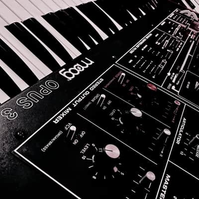 CERTIFIED!!! MOOG OPUS 3 FULLY INSPECTED/SERVICED AND IN AMAZING CONDITION! image 23