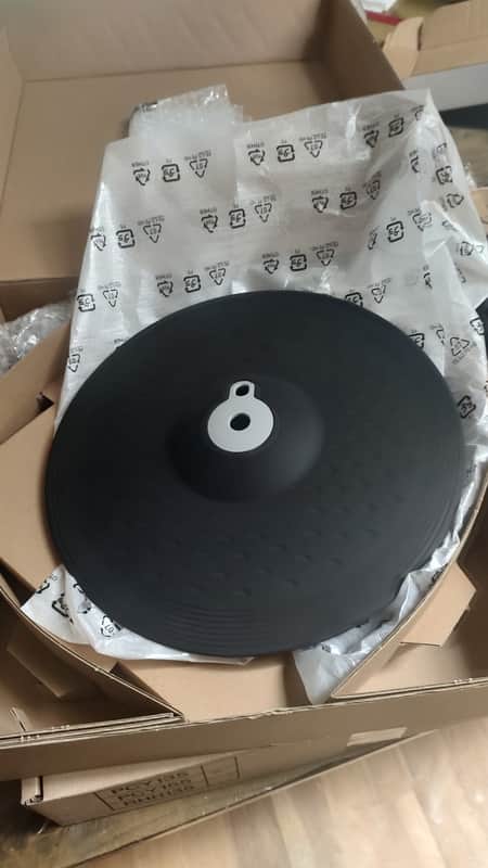 Yamaha PCY155 3-Zone 15" Electronic Cymbal Pad 2015 - Present - Black image 1