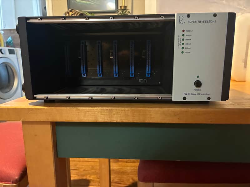 Rupert Neve Designs R6 6-Slot Powered 500 Series Frame