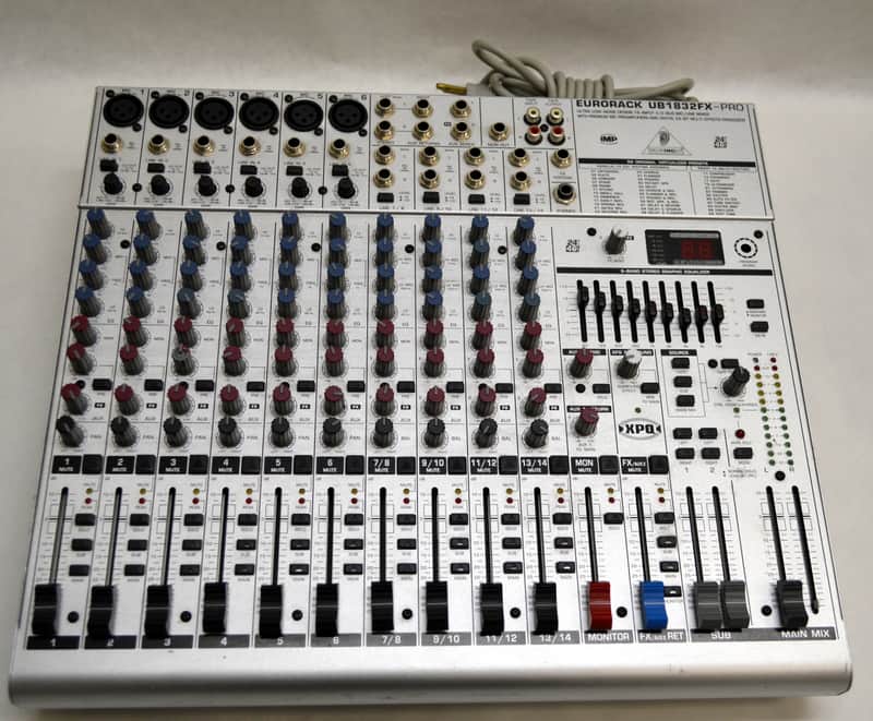Behringer Eurorack UB1832FX-Pro 18-Input 3/2-Bus Mic / | Reverb Canada