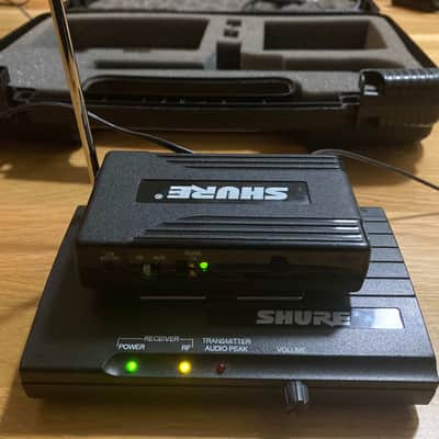Shure Wireless Guitar System - VHF image 1