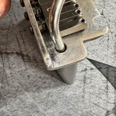 Fender 099-2050-000 American Series Stratocaster Tremolo Bridge Assembly 2010s - Chrome image 5