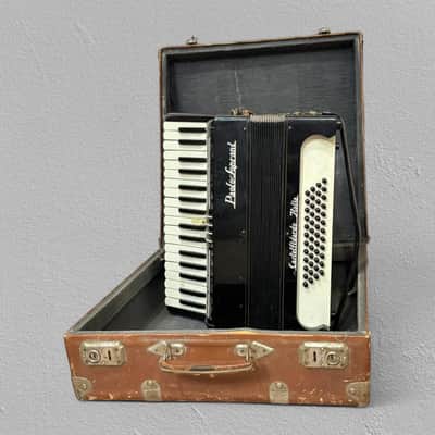 Paolo Soprani Accordion 1940s-50s  - Accordion plastic image 11