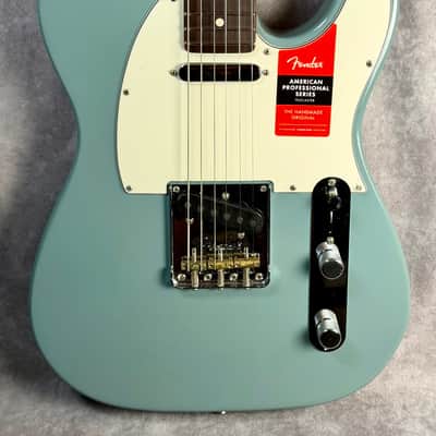 Fender American Professional Telecaster with Rosewood Fretboard 2017 - 2019 - Sonic Grey