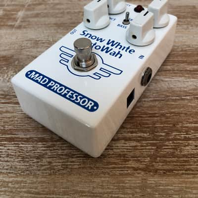 Mad Professor Snow White Auto Wah with Guitar/Bass Switch 2010s - White image 2