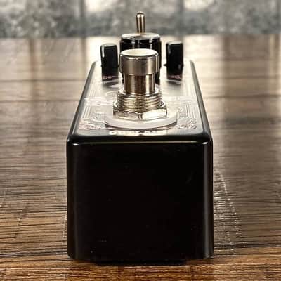 Outlaw Effects The Snitch Distortion Guitar Effect Pedal image 3