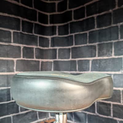 Roc‑N‑Soc Manual Spindle Drum Throne – Ergonomic Saddle Comfort • Smooth Height Adjustment • Rock‑Solid Stability • Player‑Grade Condition image 7