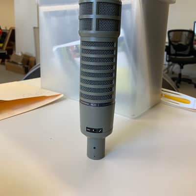 Electro-Voice RE20 Cardioid Dynamic Microphone 1968 - Present - Gray