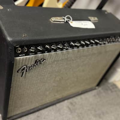 Fender Ultimate Chorus 2x12” Stereo Combo Amp – 2x65W Solid State Powerhouse! image 3