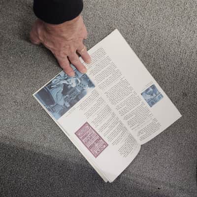 Gibson Les Paul book - Paper image 9