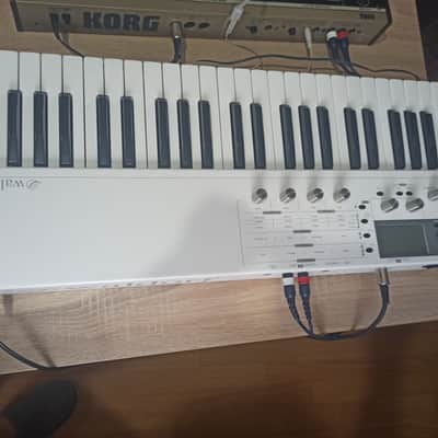 Waldorf Blofeld Keyboard 49-Key Synthesizer 2009 - Present - White image 7