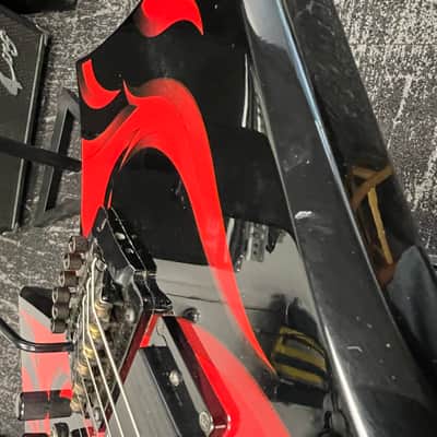 B.C. Rich KKW 90/200s - Black and red image 12