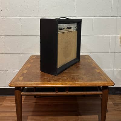 Silvertone Model 1459 3-Watt 1x8 Guitar Combo 1960 - Black image 3